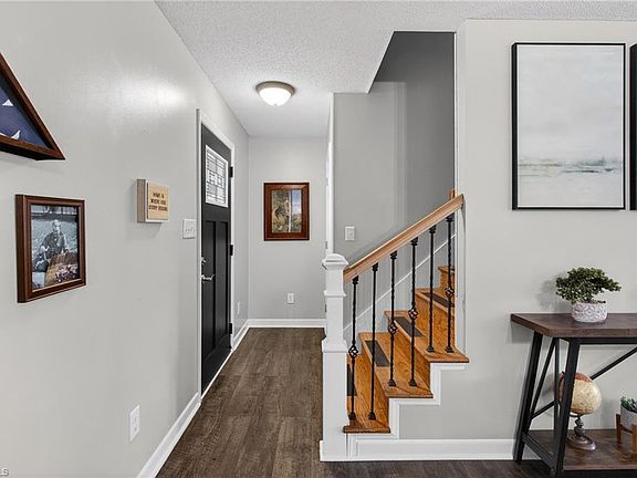 3rd image of 8388 Coachman Ln