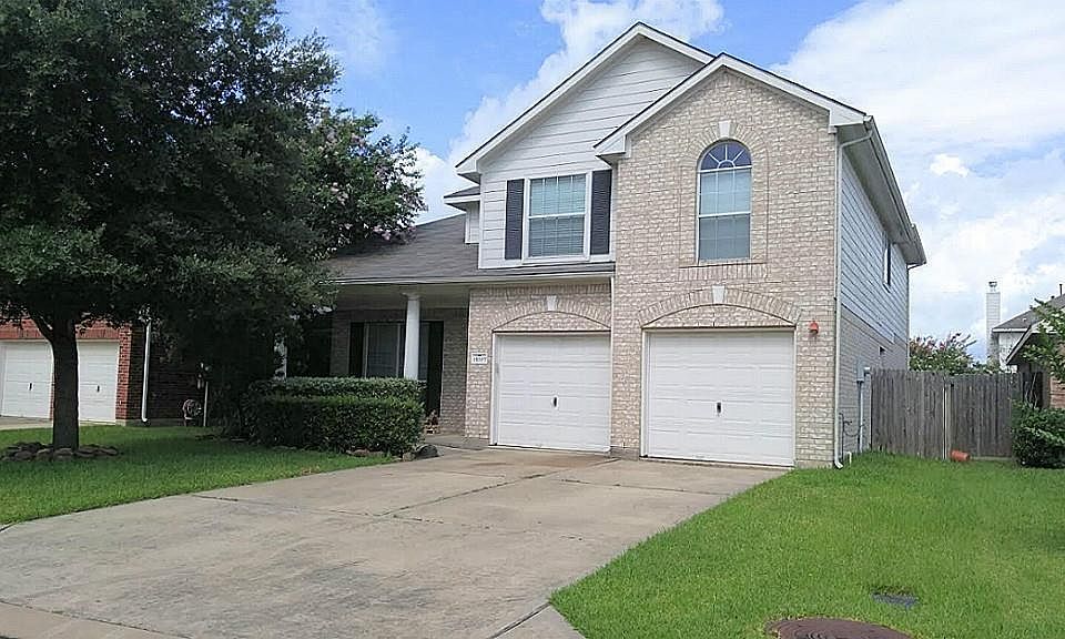 1st image of 11007 Blue Feather Dr