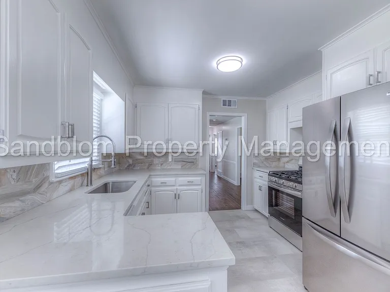 5169 S Troost Ave — Photo 11