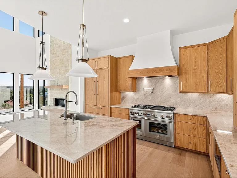 402 Emerald Way — Photo 10