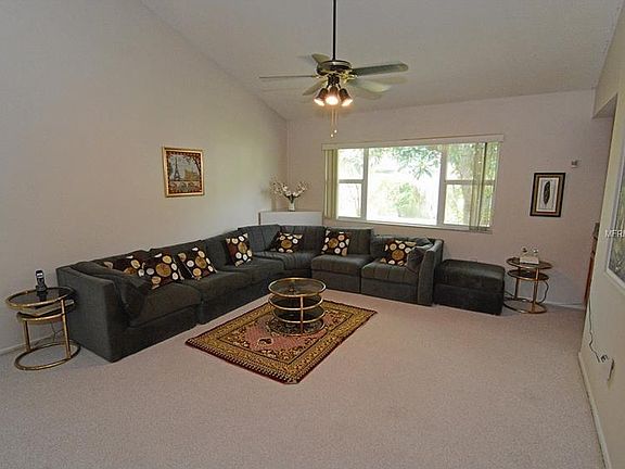 3rd image of 1689 Grange Cir