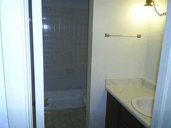 5th image of 401 12th Ave #158