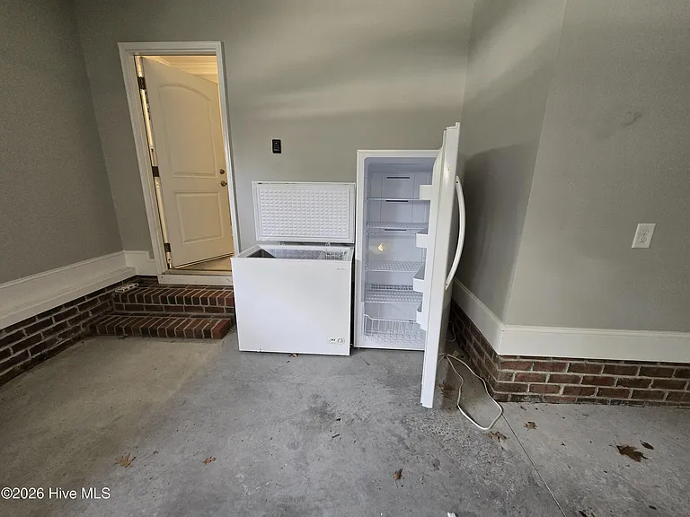 225 Jack Pl — Photo 26