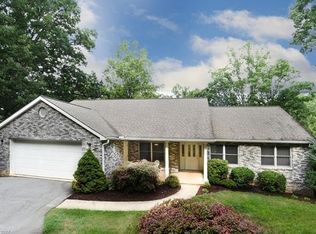 42 Gaston Mountain Rd, Asheville, NC 28806