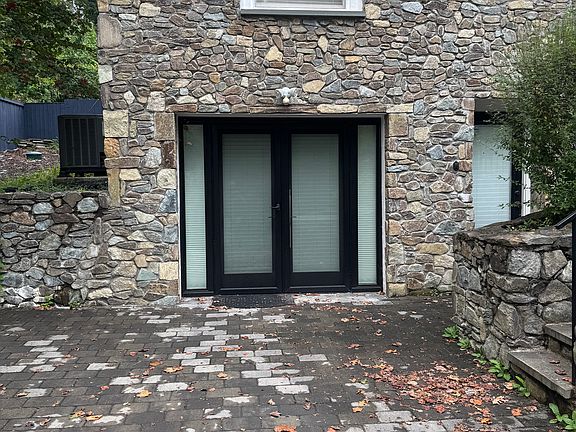 3rd image of 1417 Glenallan Ave