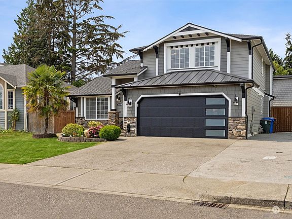 2nd image of 4624 29th Avenue NE