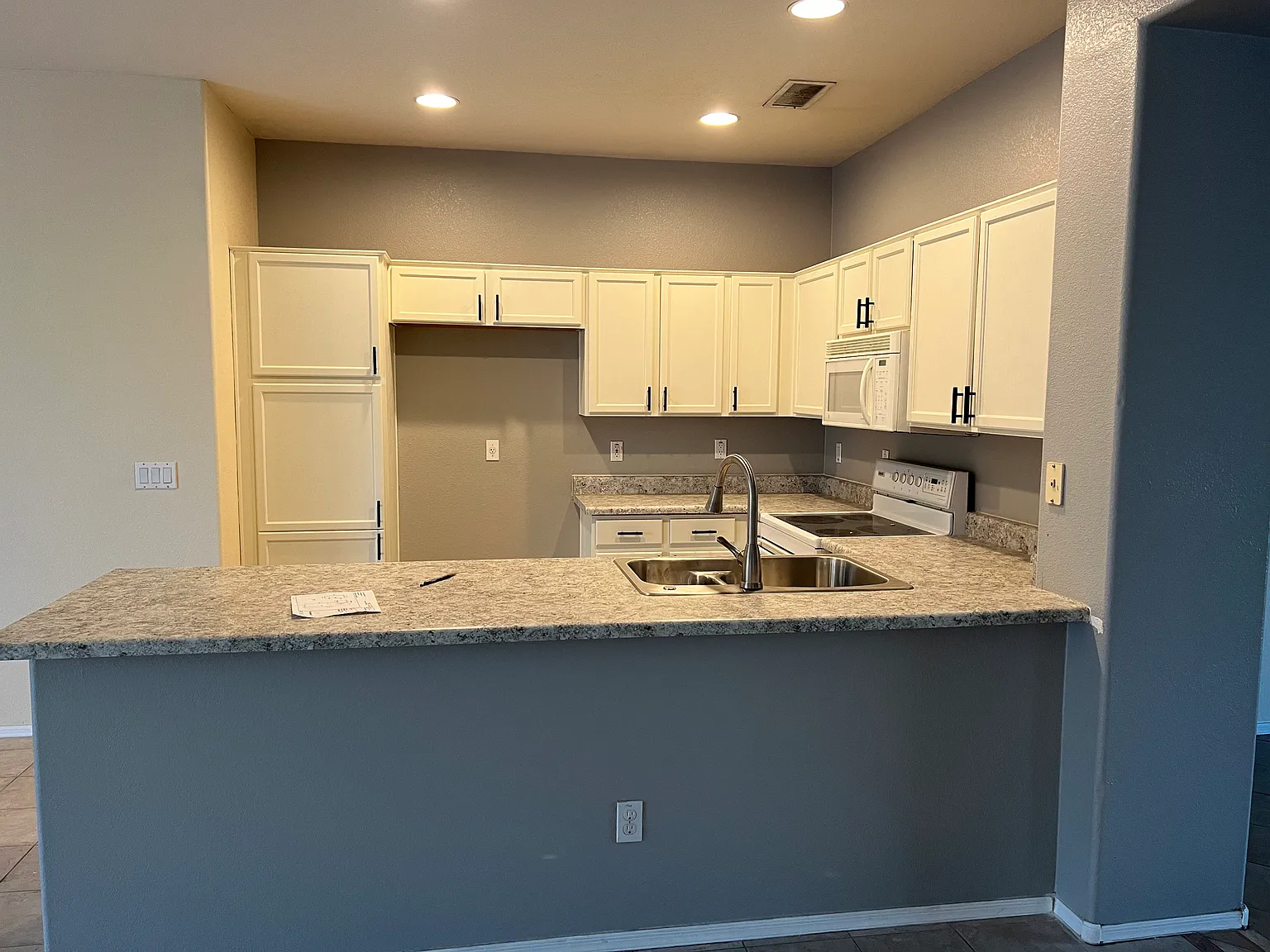 6605 W Lawrence Ln — Photo 4