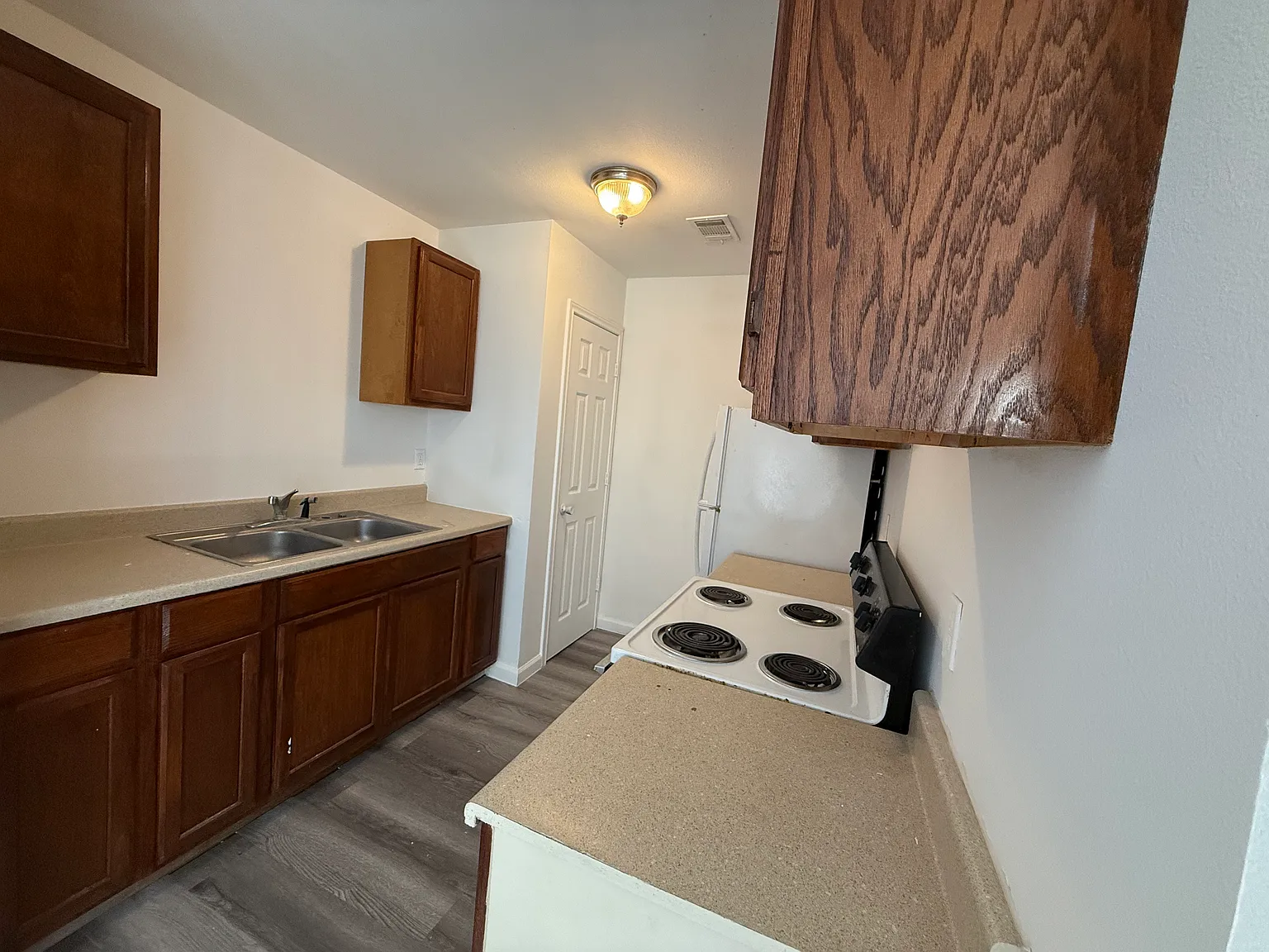 2 bed, 600 sqft, $1,025 — Photo 4