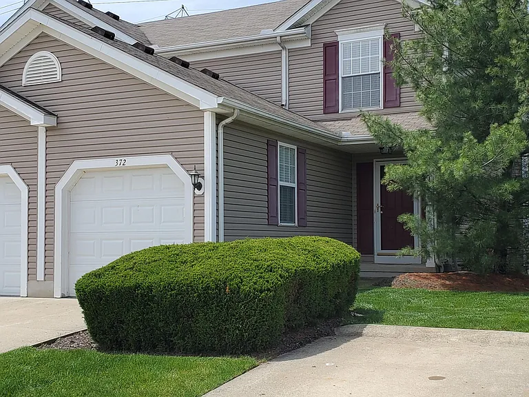 372 Angela Ln — Photo 1