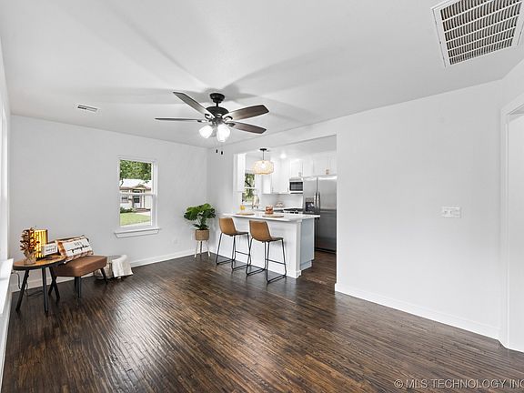 5th image of 1616 W School St