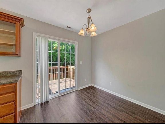 2nd image of 615 Morrison Ave