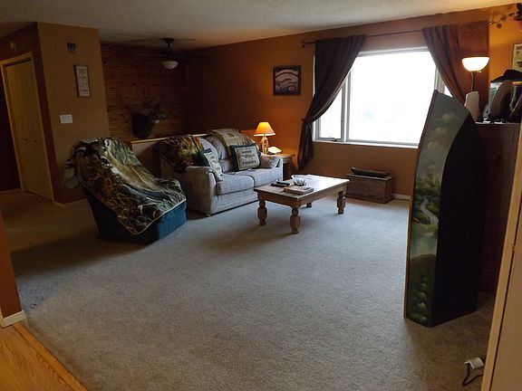 2nd image of 225 Hilltop Dr