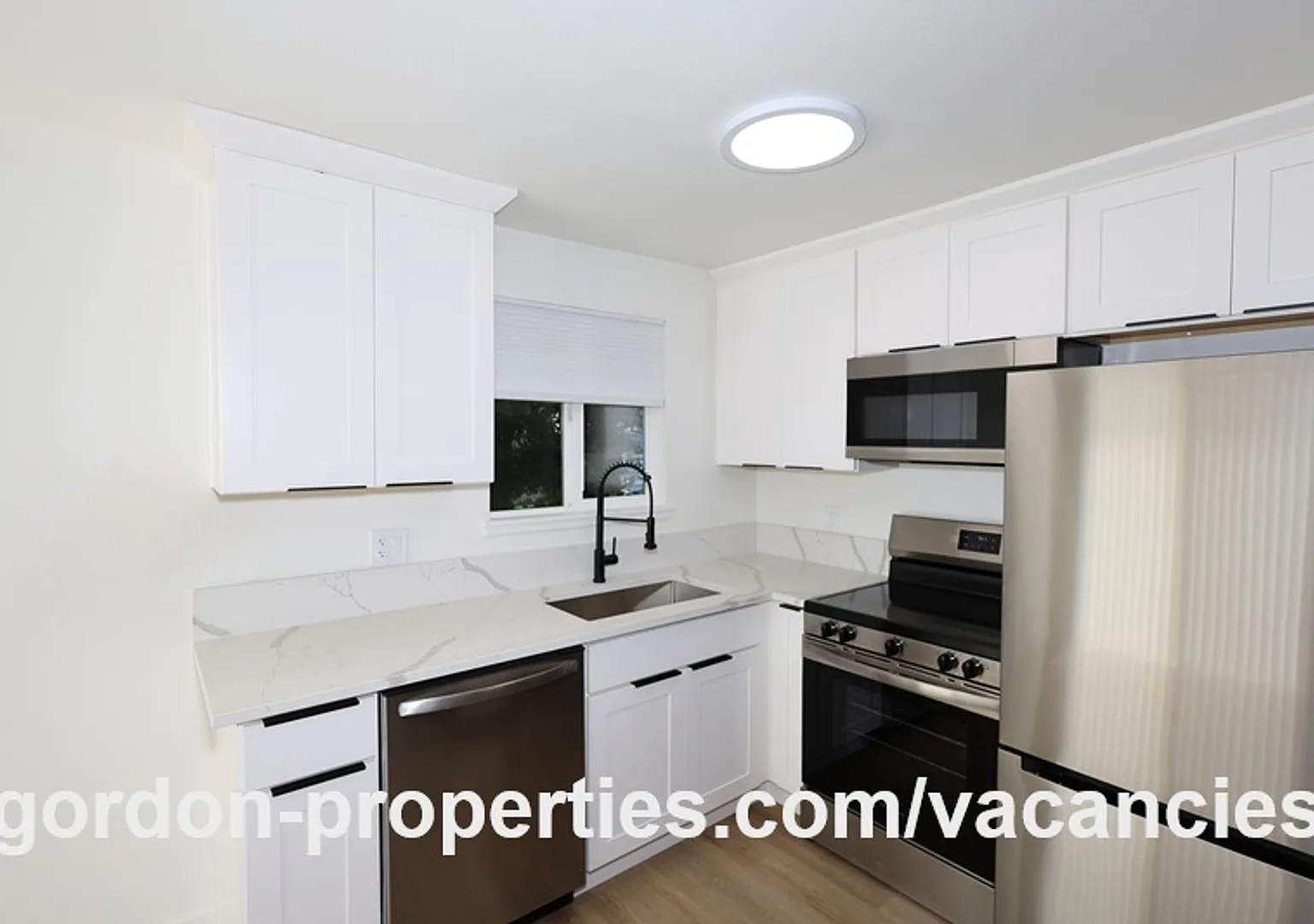 SE Tolbert St - Newly renovated Clackamas 2 bedroom unit — Photo 1