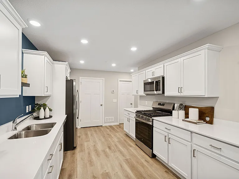 25571 3rd St W — Photo 8