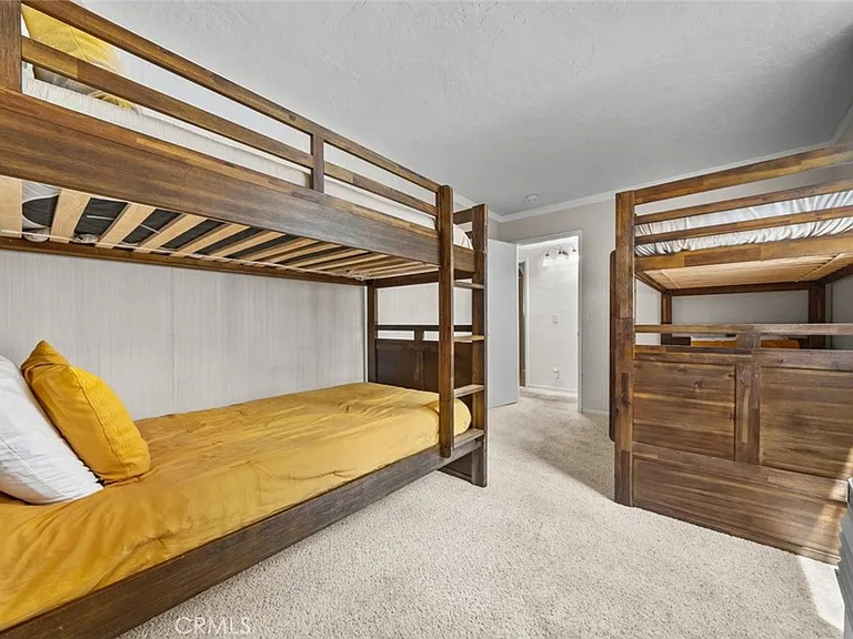 2304 Woodland Dr — Photo 15