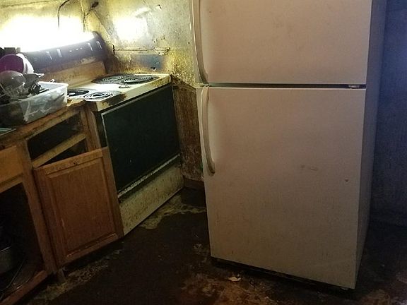 5th image of 125 Bradley St