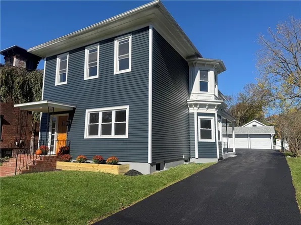 52 High St, Geneva, NY 14456