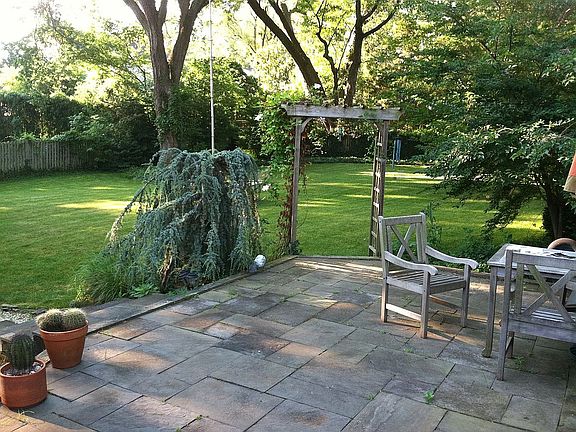 Flagstone patio