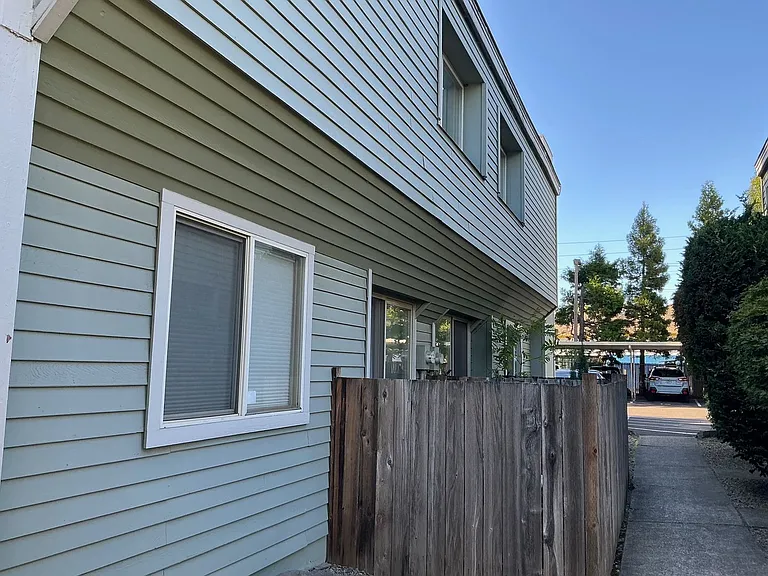 2535 SE 119th Ave #6 — Photo 4