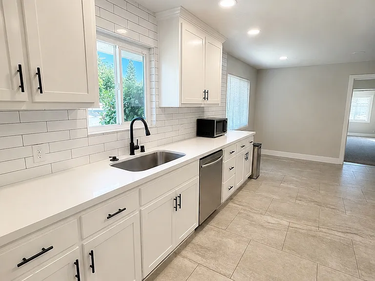 1010 Mason St — Photo 2