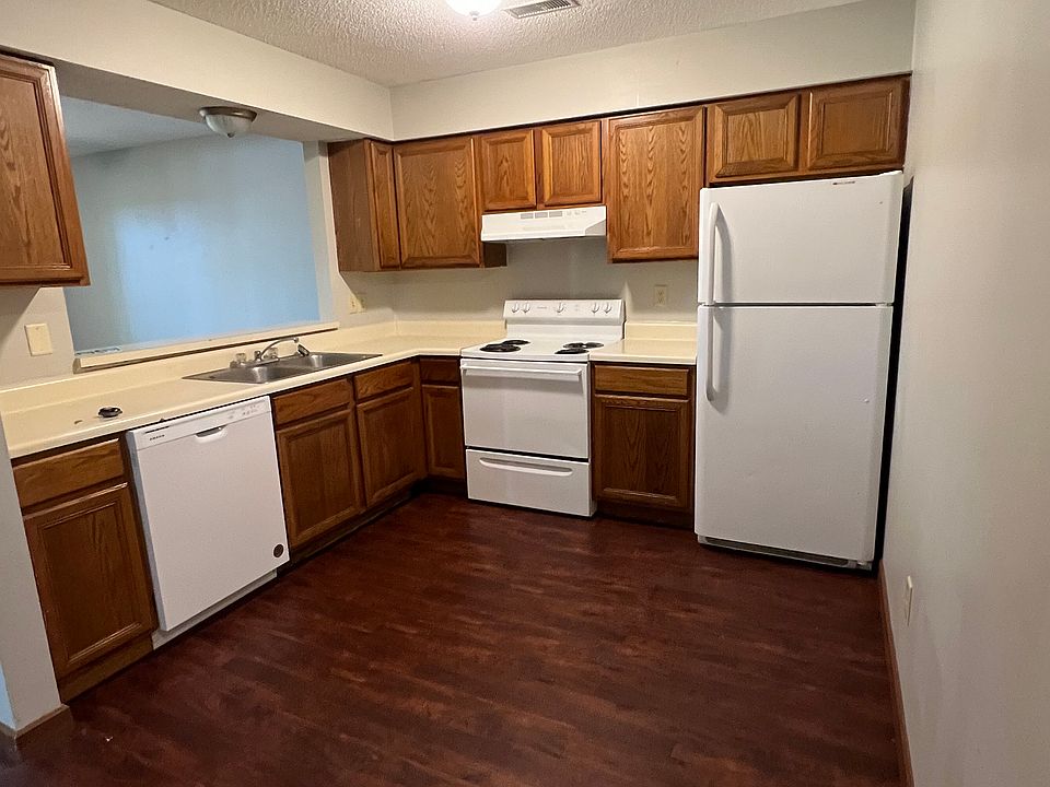 1st image of 1074 Mace Rd #15