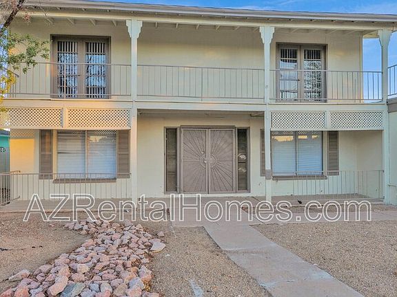4th image of 966 E La Jolla Dr