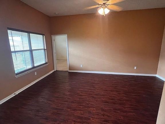 4th image of 4707 San Antonio River Dr
