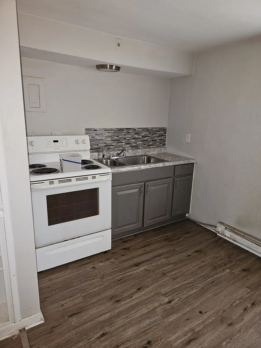 Building Photo - 3523 Pittsburg Ave #3