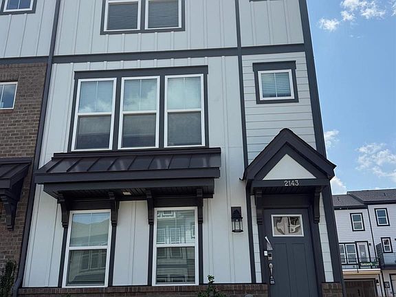 3rd image of 2143 Hawksworth Ln