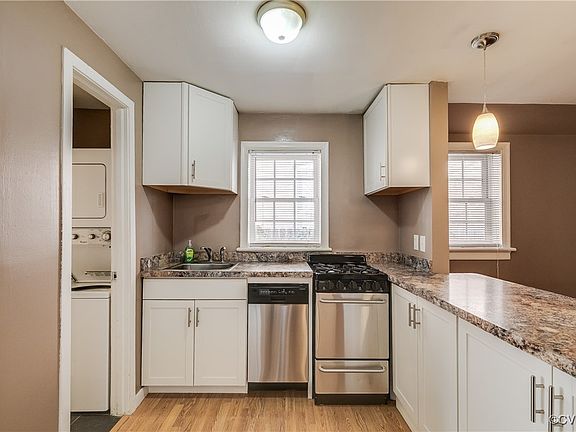 5th image of 2216 W Grace St