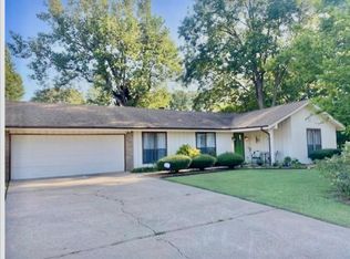 619 Wildwood Dr, Greenville, MS 38701