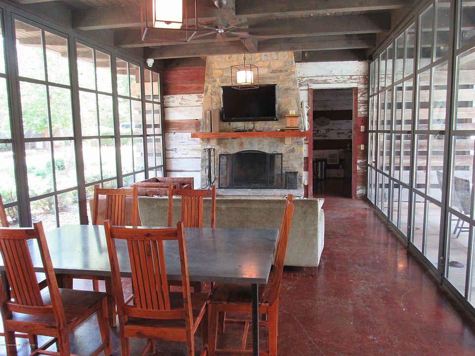2nd image of 124 Turtle Point Dr