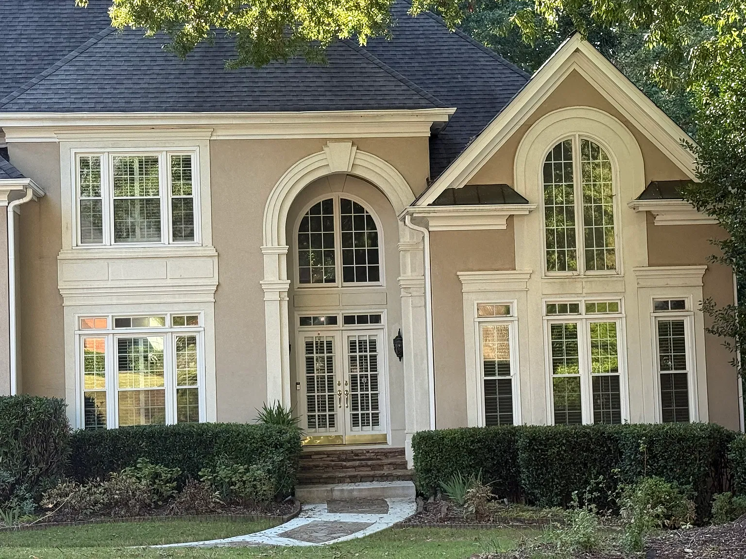 5 bed, 7200 sqft, $7,490 — Photo 4