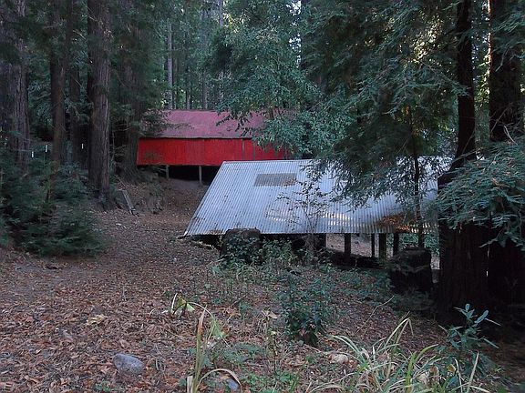 4th image of 390 Redwood Dr