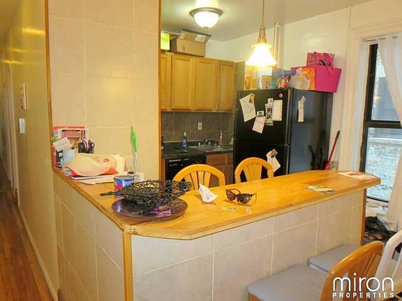 3rd image of 930 St Nicholas Ave APT 25