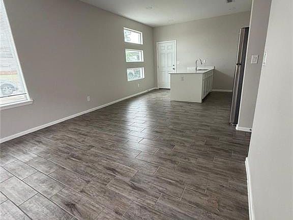 3rd image of 3304 Wolf Creek Ave #3