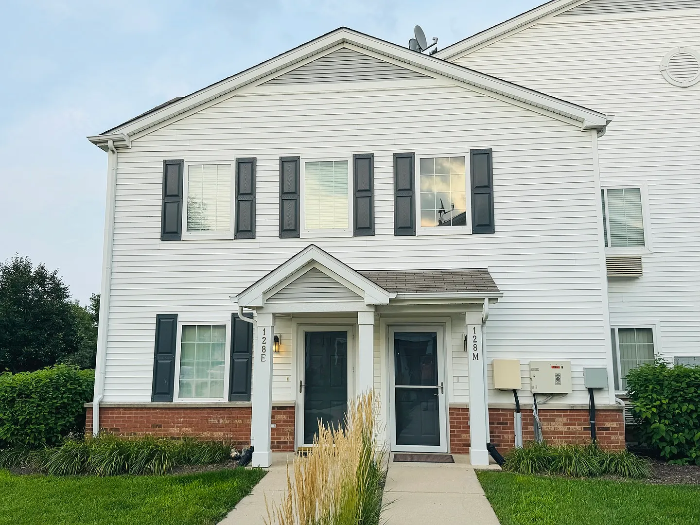 2 bed, 1150 sqft, $2,100 — Photo 1