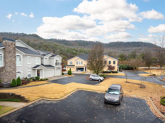 3rd image of 606 Renaissance Ct