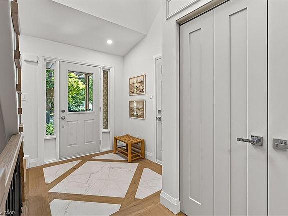 4th image of 3333 New St #1