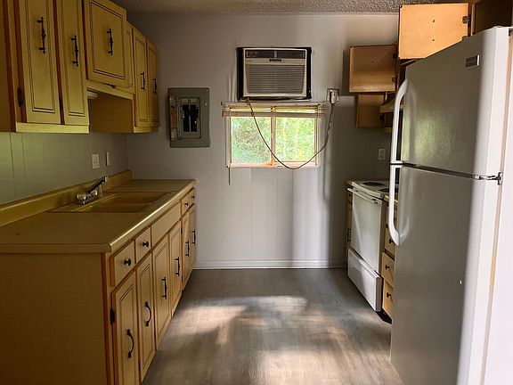4th image of 819 McFarland St #9