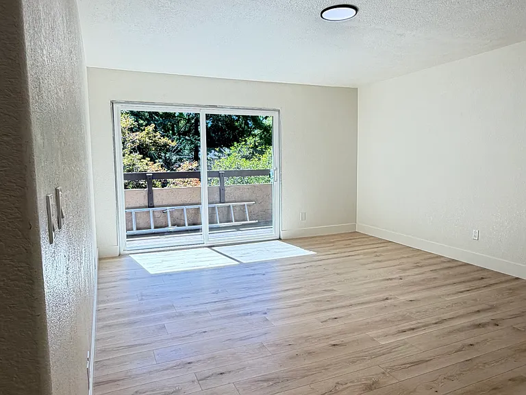 300 Tradewinds Dr #2 — Photo 6