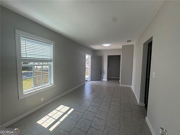 5th image of 801 R St