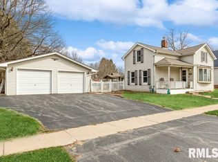 1906 13th St, Viola, IL 61486