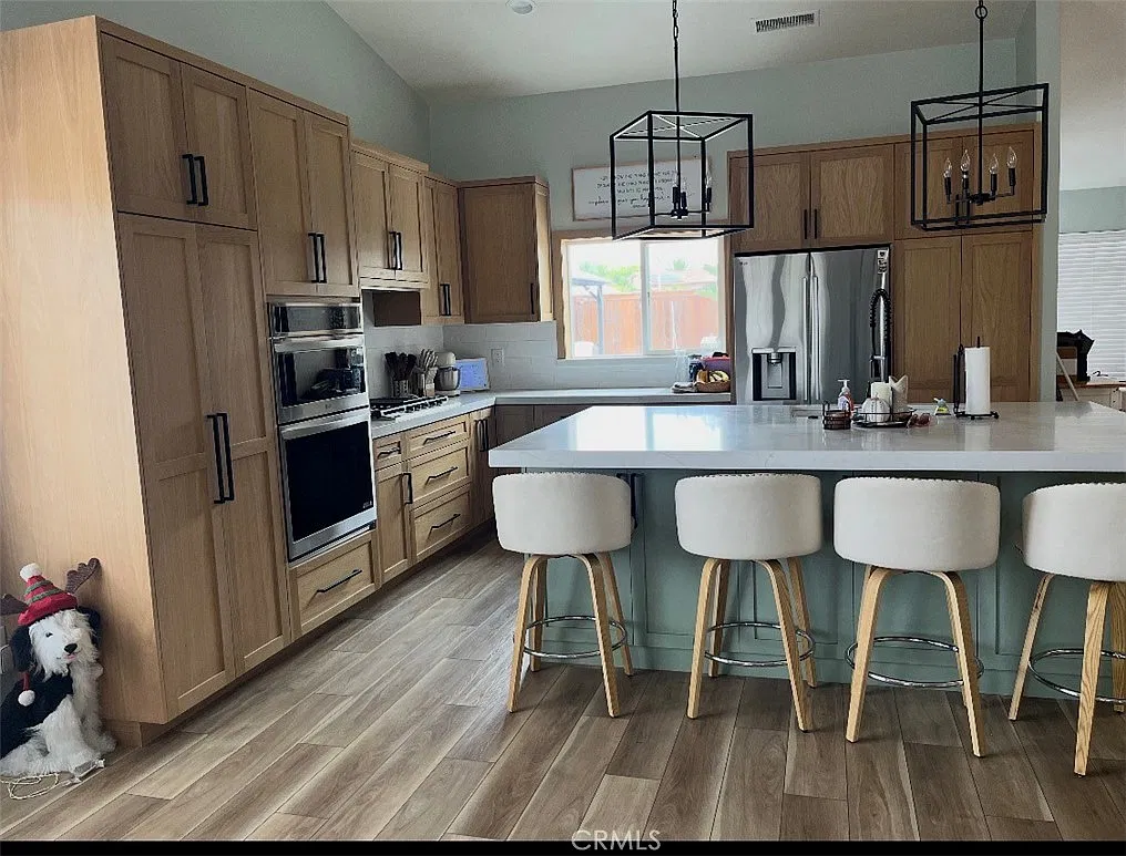 4 bed, 1912 sqft, $3,599 — Photo 1