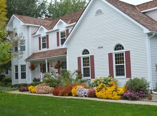 18045 W Pond Ridge Cir, Gurnee, IL 60031