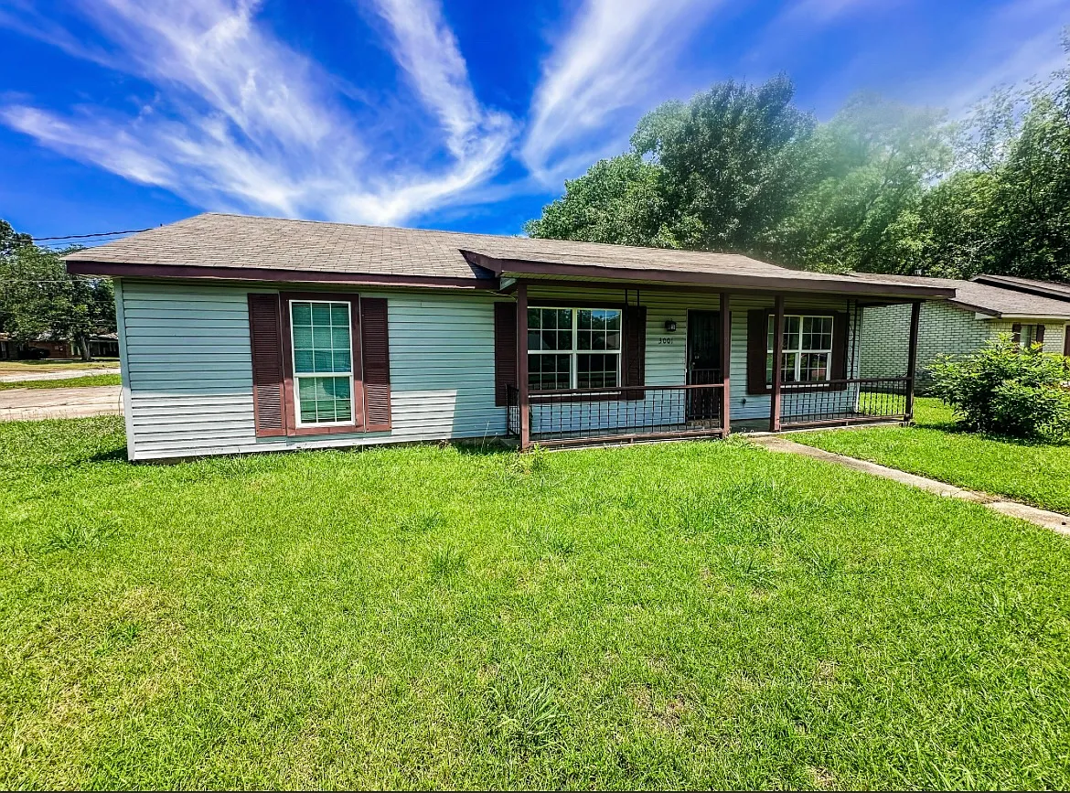 3 bed, 1075 sqft, $1,275 — Photo 1