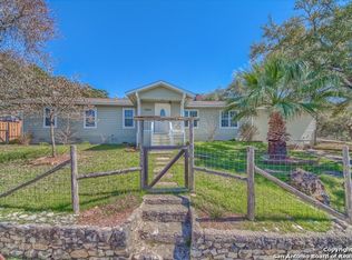 17843 Hilltop Dr, Helotes, TX 78023