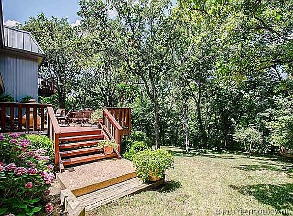 5th image of 1235 SE Dogwood Ct