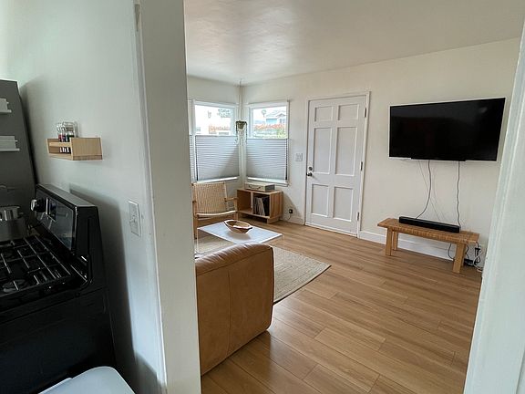 3rd image of 521 S Arcade Dr