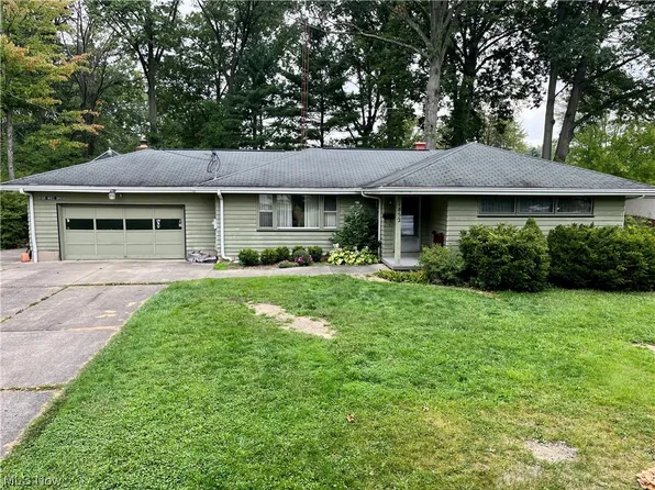 1852 Clemmens Ave NW, Warren, OH 44485